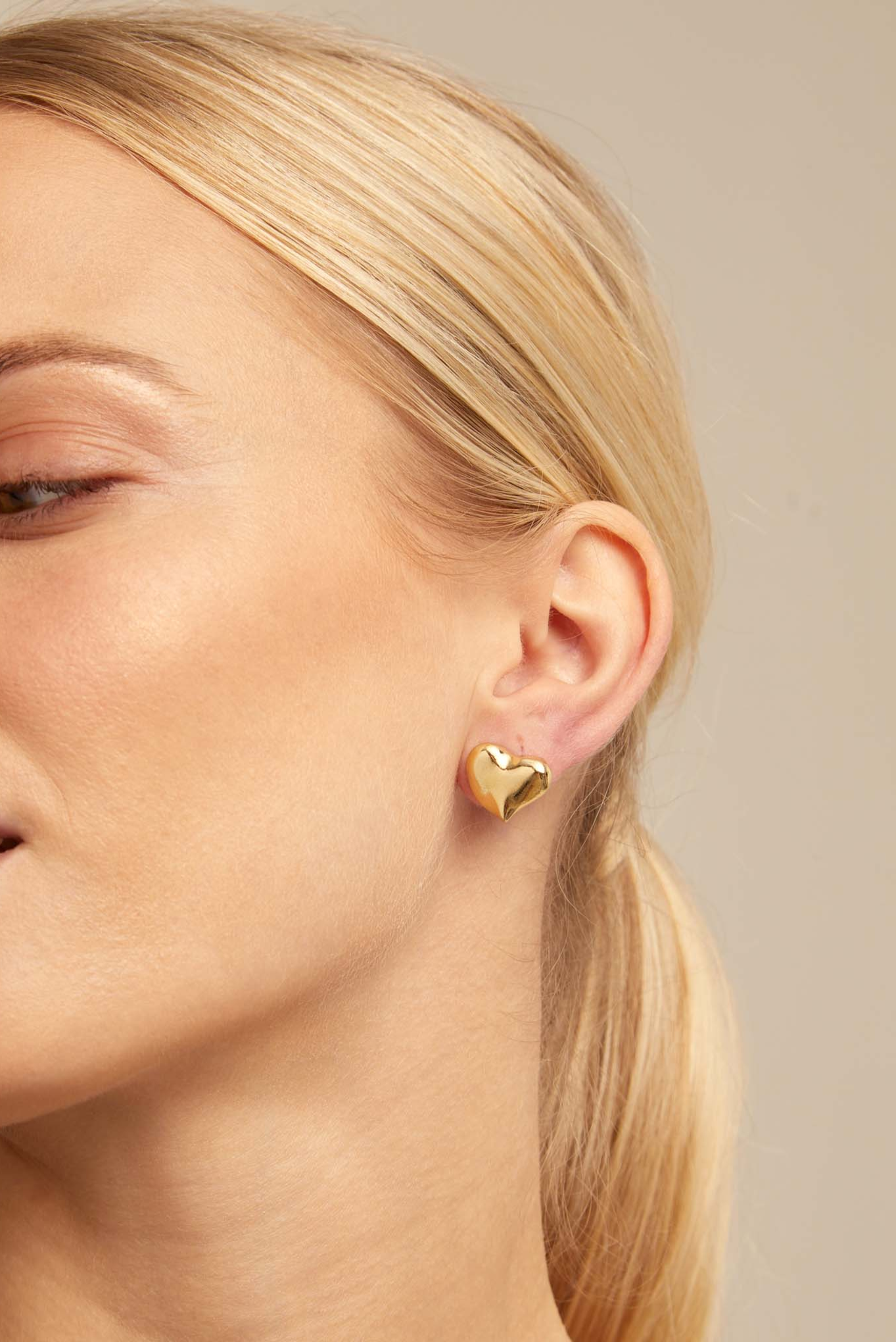 UNOde50 - Gold Heart Earrings