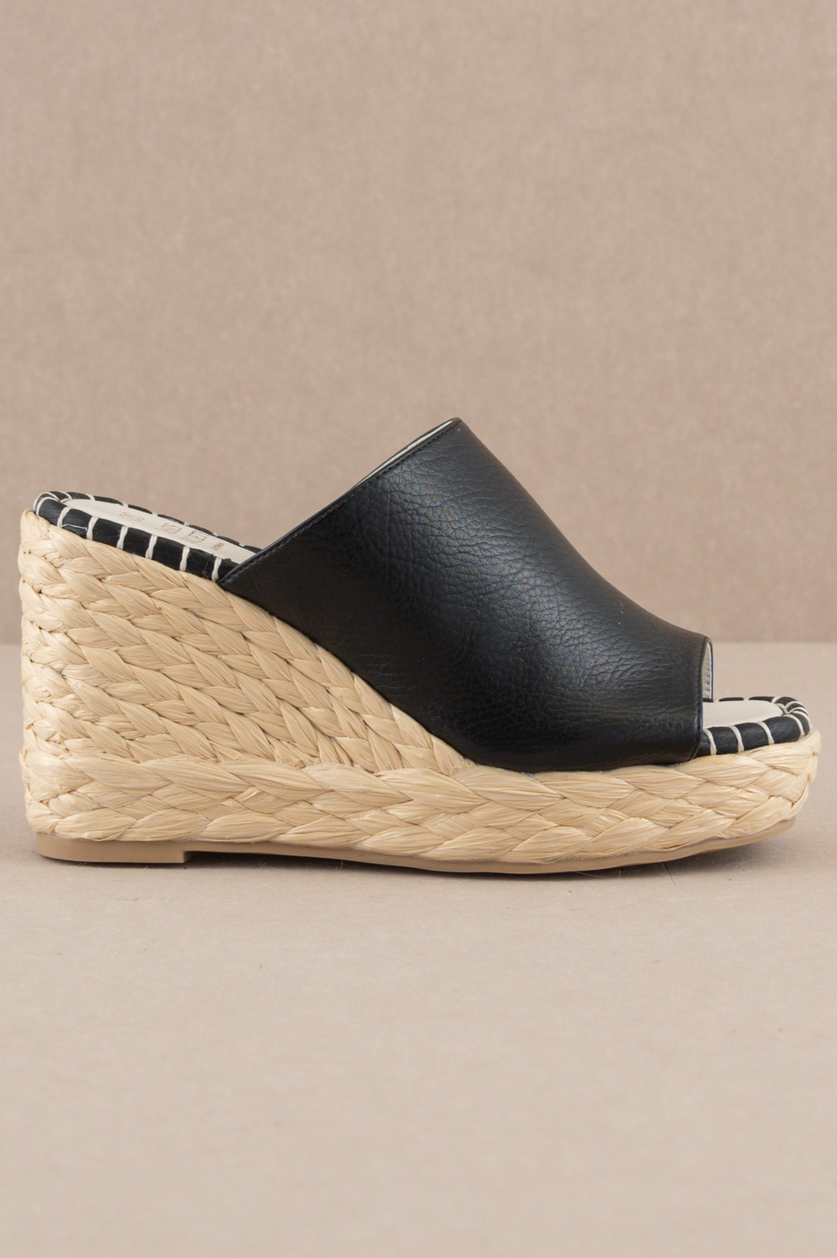 Raina Wedge