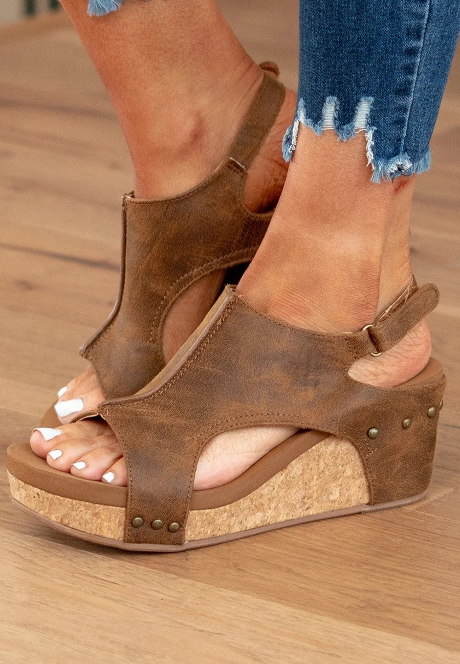 Larissa Wedge